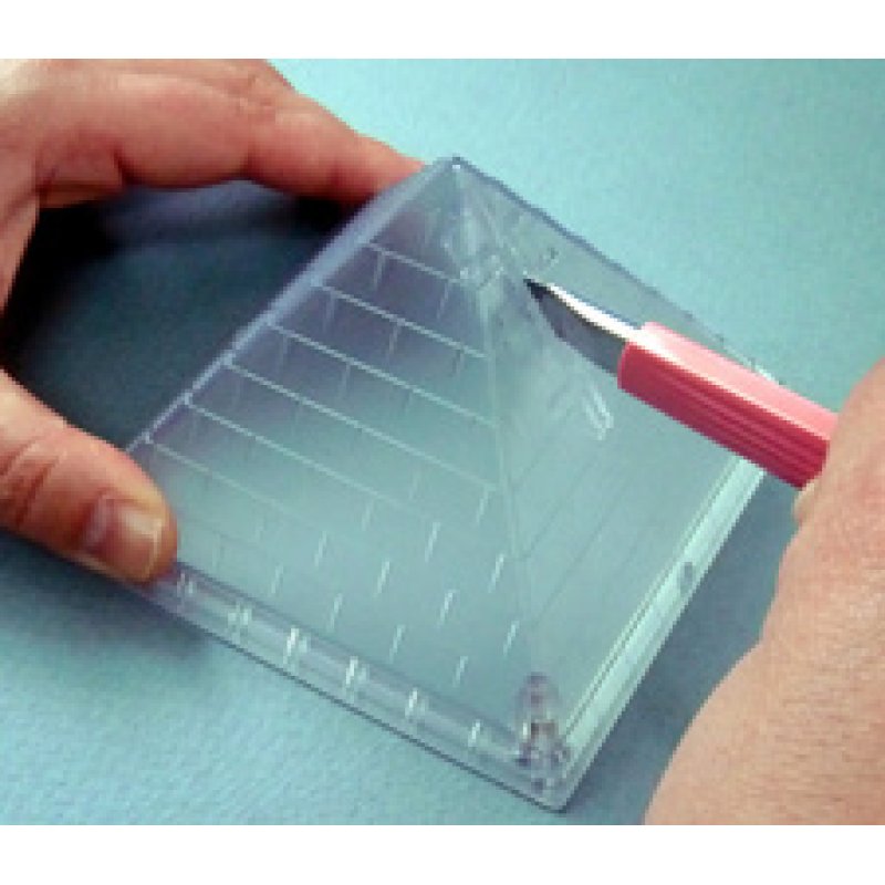 NT Cutter Klingenbehälter Pyramide iCD-400P, transparent
