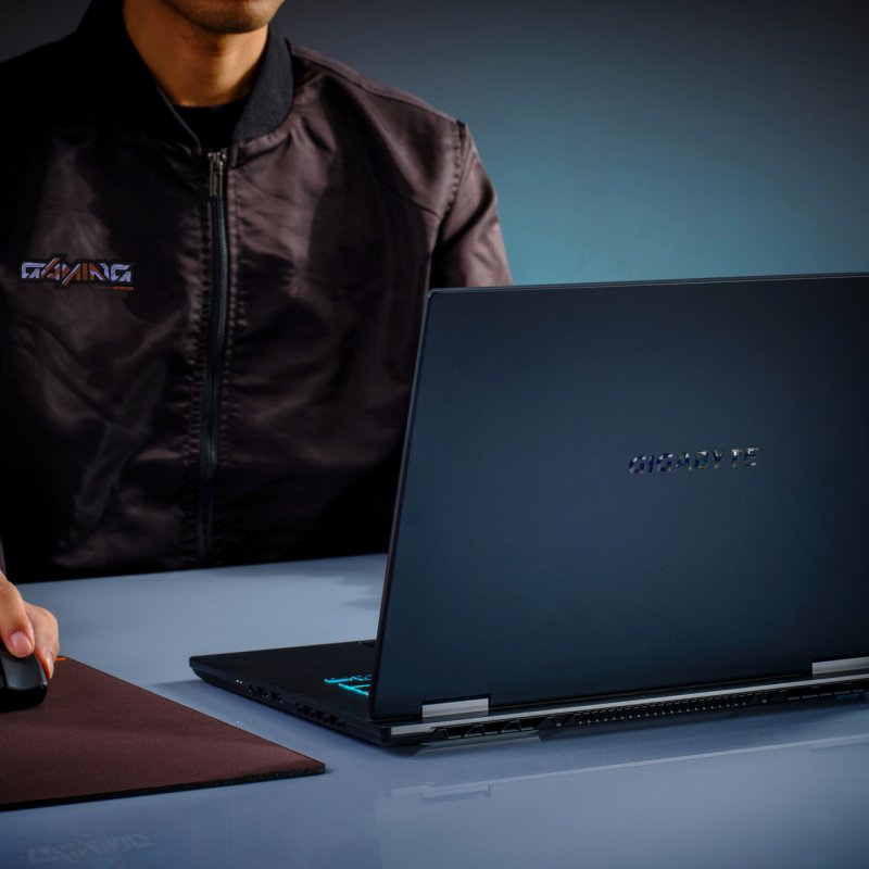 GIGABYTE GAMING A16 CWHI3DEC94SH laptop Intel Core™ i7 i7-13620H Ordinateur portable 40,6 cm (16") WUXGA 16 Go