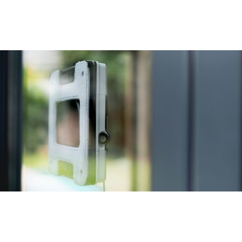 Hobot - 2S window cleaning robot - compact and lightweight