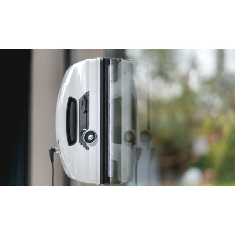 Hobot - 2S window cleaning robot - compact and lightweight