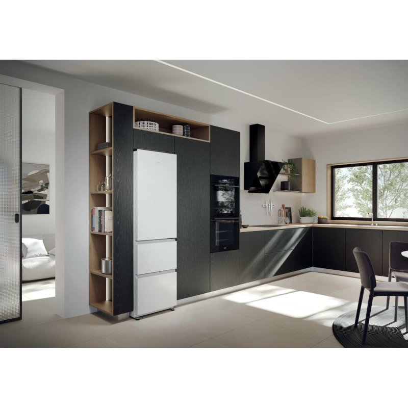 REFRIGERATEUR COMBINE 3PORTES No Frost. 185x55x62cm. 303L. 35 dB. Class *