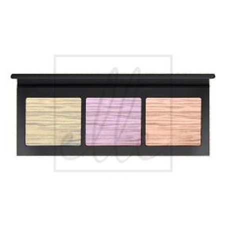 Mac Extra Dimension Skinfinish Trio: Among The Stars - A Trio Of Highlighters For A Radiant Glow