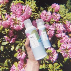 R Co Balloon Dry Volume Hair Spray - Adds Instant Volume