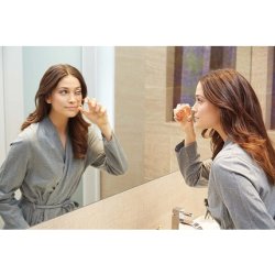 TWEEZERMAN Slant Tip Eyebrow Tweezer Stainless Steel Gold