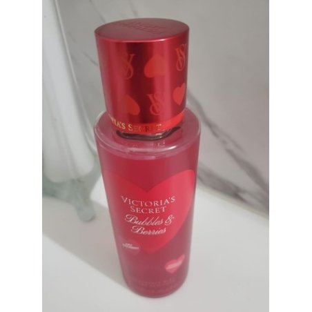 Victoria's Secret Bubbles & Berries Fragrance Mist Dream Date