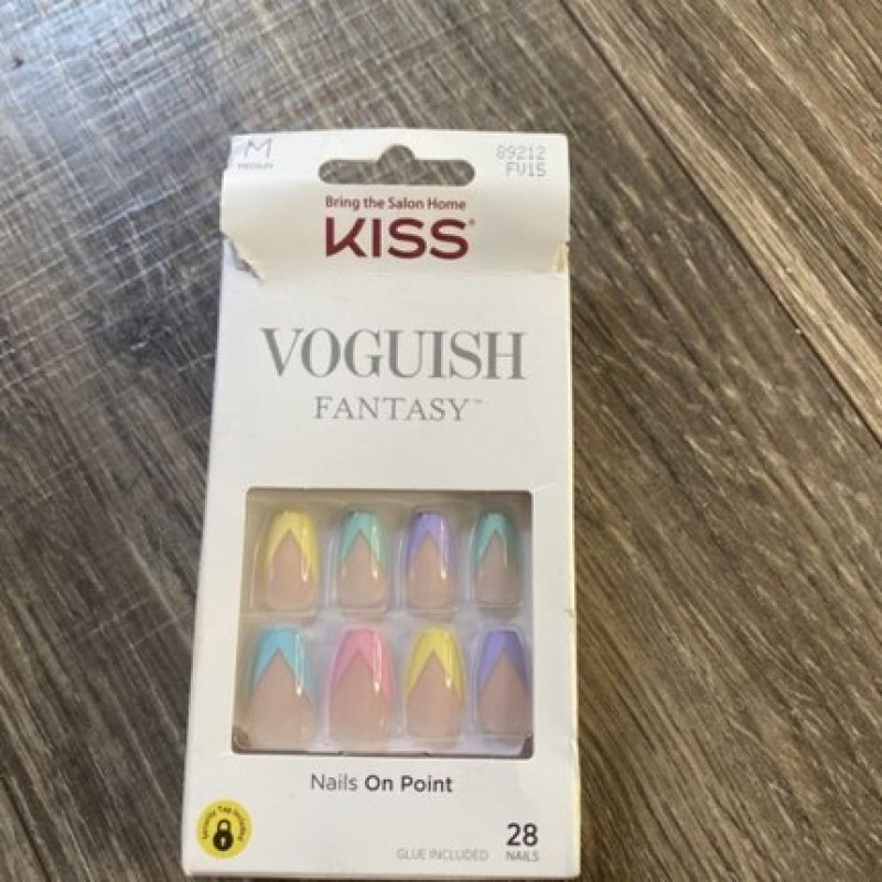 KISS Impress Medium Voguish Fantasy Manicure