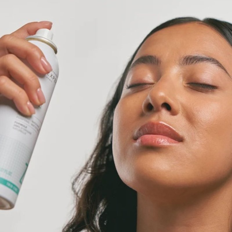 NOVEXPERT Trio Zinc Spray Mattifying Moisturizer with High Zinc Concentration to Combat Inflammation and Acne