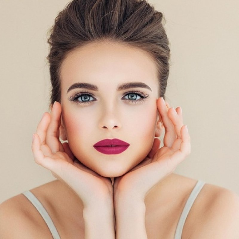 T. LeClerc Satin Lipstick Shade 55 Pimpant Vegan Dermatologically Tested