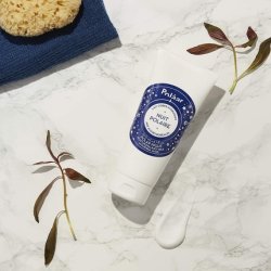 Polar Night Moisturizing Body Milk Intensely Hydrating Natural and Vegan Tube 200ml