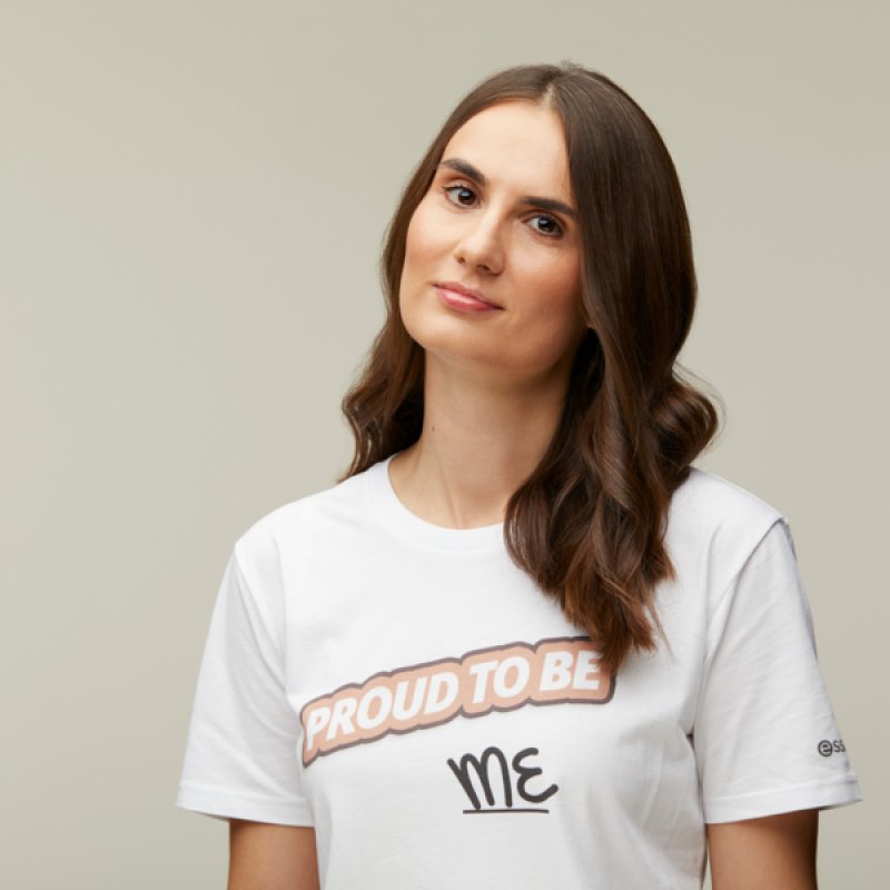 Essence Cosmetics Pretty Natural Hydrating Foundation 30ml 130 Cool Ochre