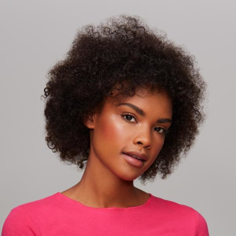 Essence 928816 Soin éclaircissant visage 9 g 01 mesmerizing