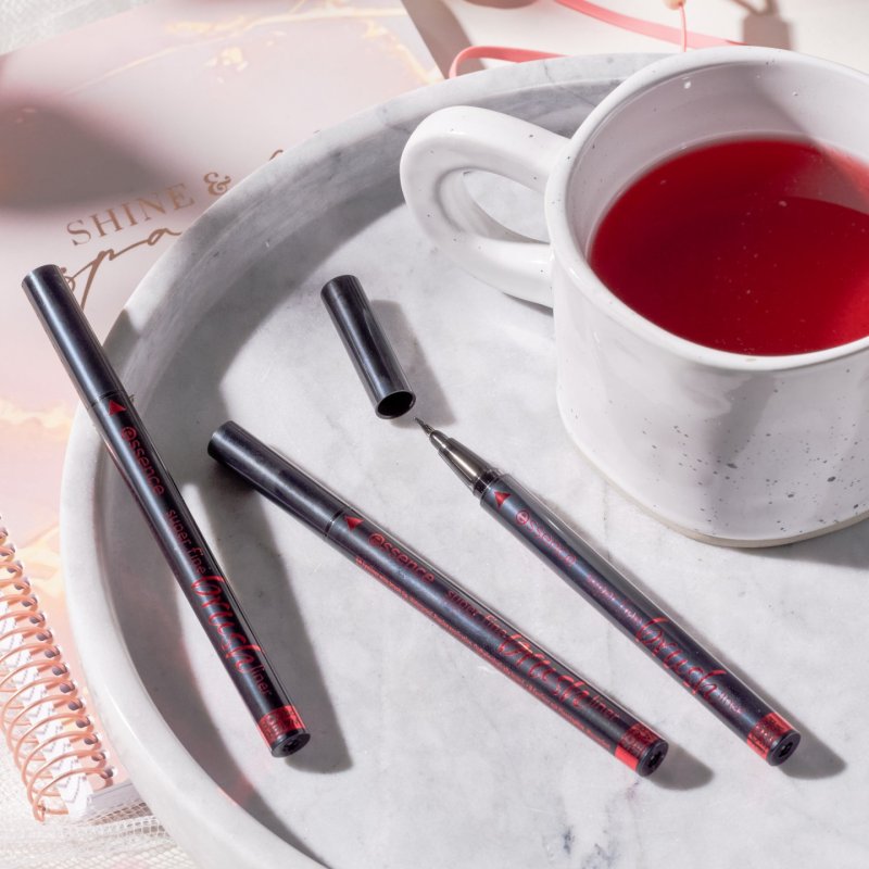 Essence Super Fine Brush crayon contour des yeux 0,7 g Liquide