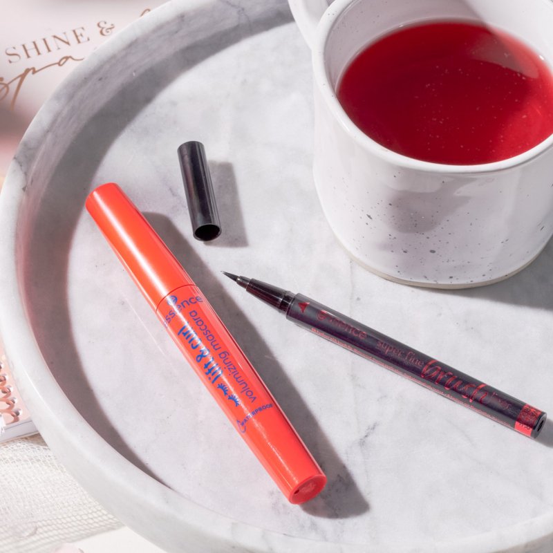 Essence Super Fine Brush crayon contour des yeux 0,7 g Liquide