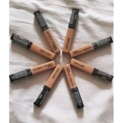 Wet 'n' Wild Photo Focus Concealer High-Coverage Concealer with Light-Adjusting Complex Natural and Shiny Finish Vegan