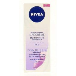 Nivea Essentials Sensitive Day Cream SPF 15 50ml