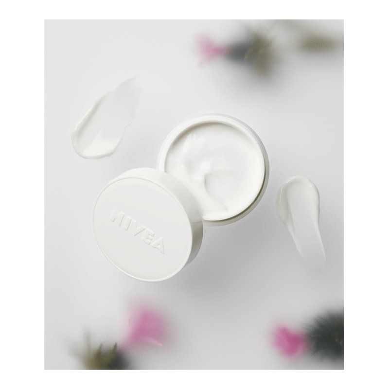 NIVEA Naturally Good Anti-Aging Day Cream Decollete, Face