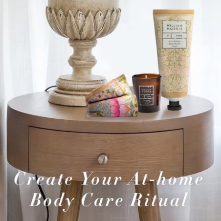 William Morris At Home Forest Bathing Refresh & Reset Bathtime Set Candle 30g Body Wash 100ml Face Towel