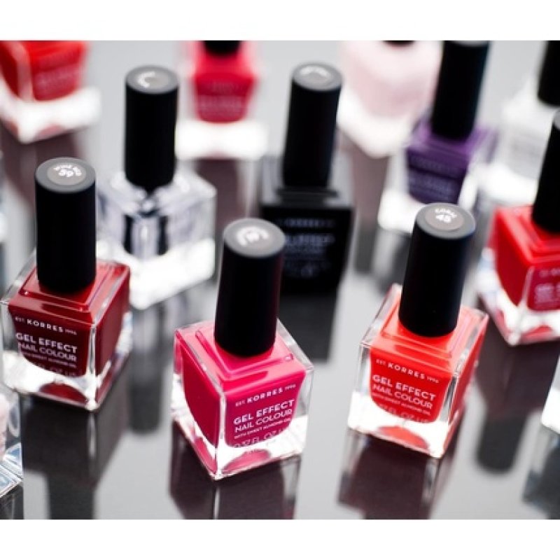 KORRES Sweet Almond Nail Colour 59 Wine Red Vegan Nail Polish with Gel Effect 11ml