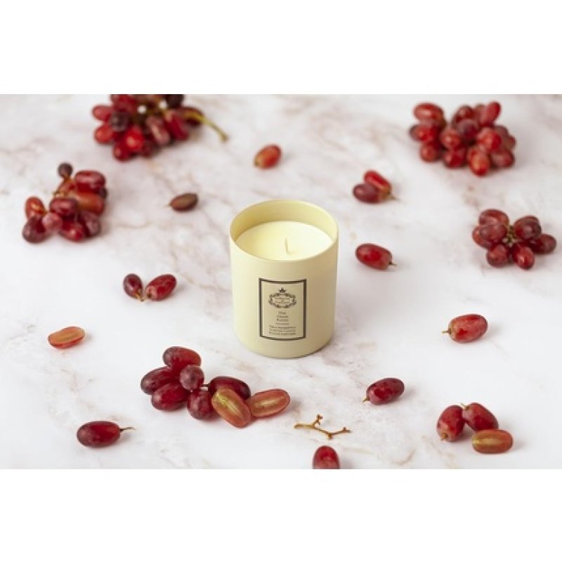 Essências de Portugal Natural Scented Candle Grape 180g