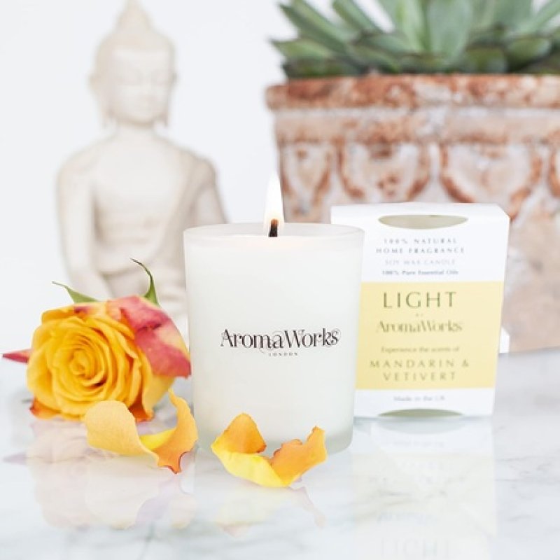 Aromaworks Light Candle Small Mandarin and Vetivert Unisex Candle 2.65 Oz