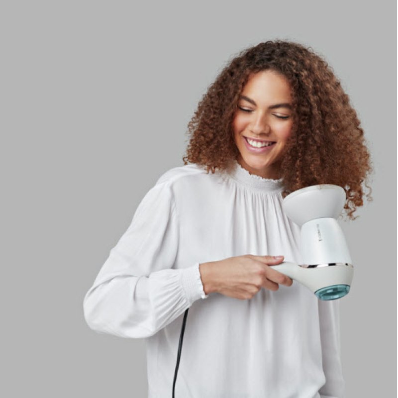 Remington Hydraluxe Pro Ionic Hair Dryer 2400W with 3 Styling Attachments and Hydracare Sensor Technology - Digital