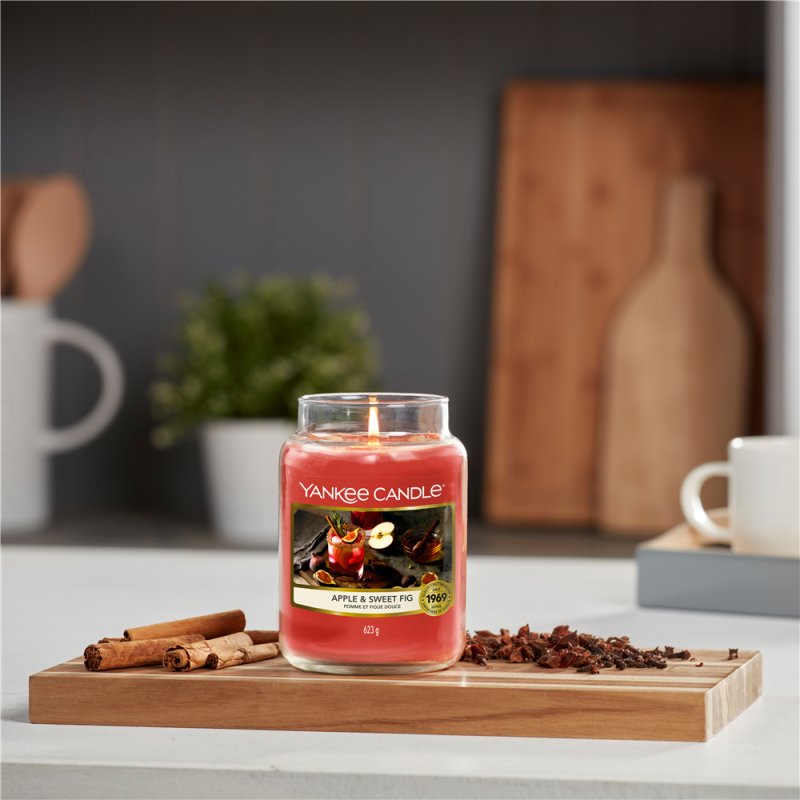 Yankee Candle Apple & Sweet Fig Medium Jar (Mittel) bougie en cire Cylindre Pomme, Cassis, Airelle, Figue, Pêche,