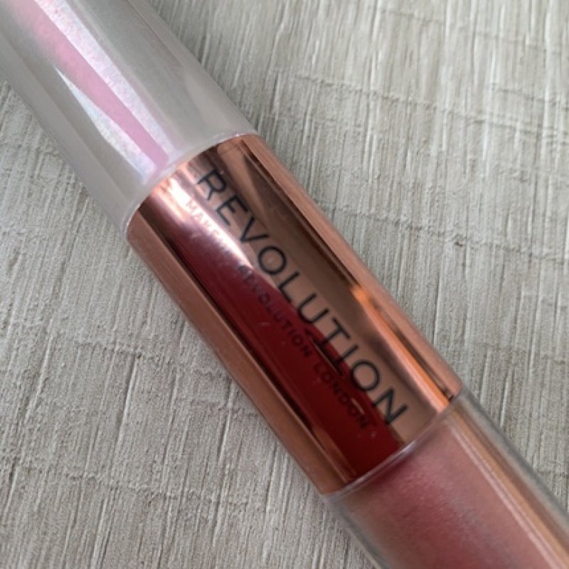 Revolution Double Up Liquid Shadow Matte and Iridescent Opulence