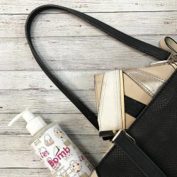 Bomb Cosmetics Handbags & Gladrags Cleansing Hand Wash with Pure Essential Oils