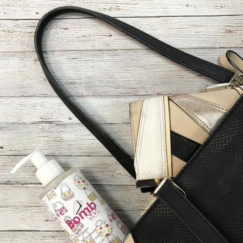 Bomb Cosmetics Handbags & Gladrags Cleansing Hand Wash with Pure Essential Oils