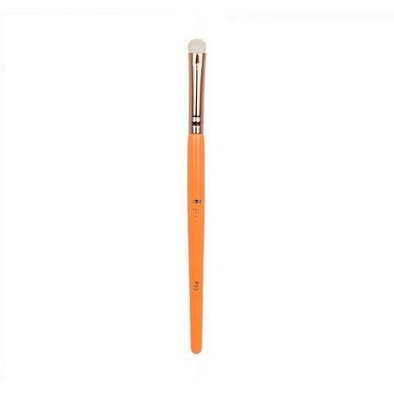 Makeup Fresh F03 Brush for Applying and Blending Eyeshadow