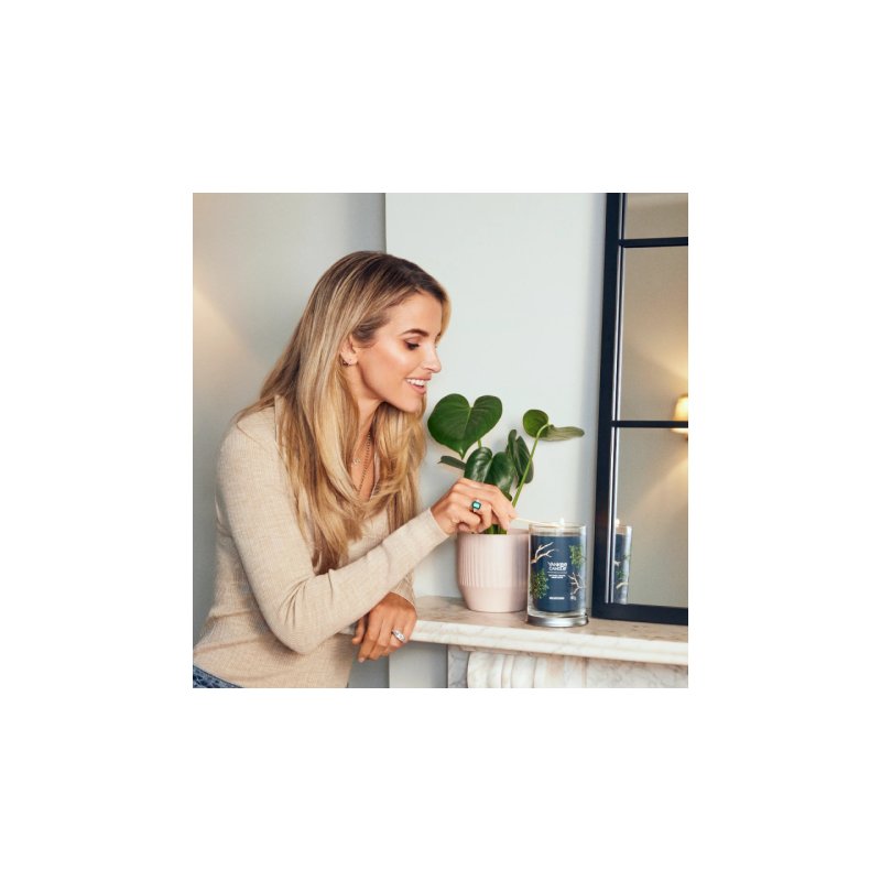 Yankee Candle Signature Scented Candle Bayside Cedar Large Tumbler with Double Wicks Soy Wax Blend Long Burning Perfect