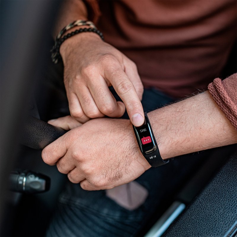 Niceboy X-fit Plus OLED Bracelet connecté 2,44 cm (0.96") IP67 Noir