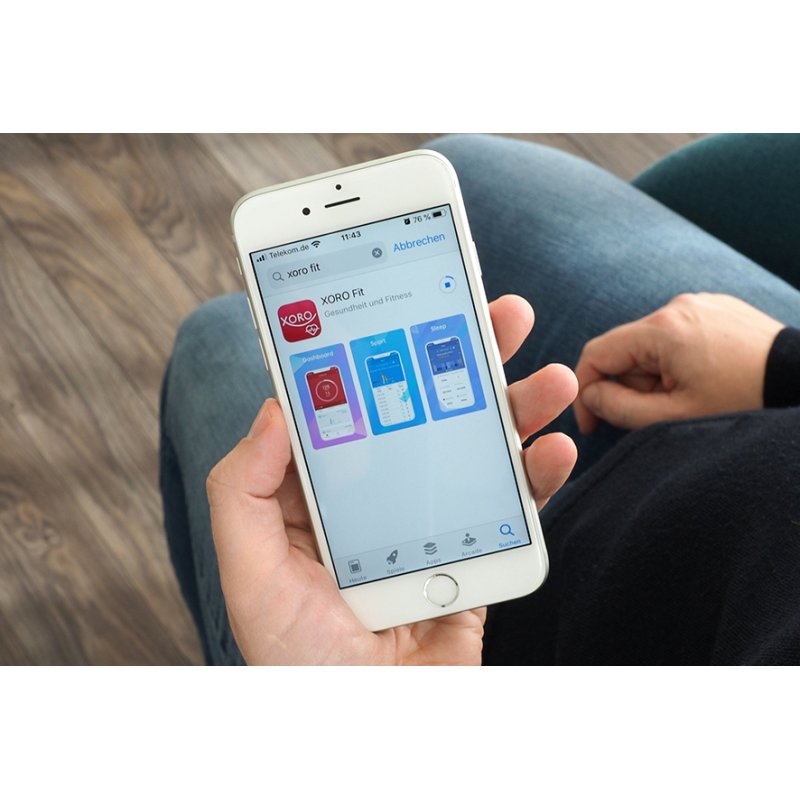 Xoro SMW 20 3.3 cm (1.3") LCD Digital Touchscreen Black