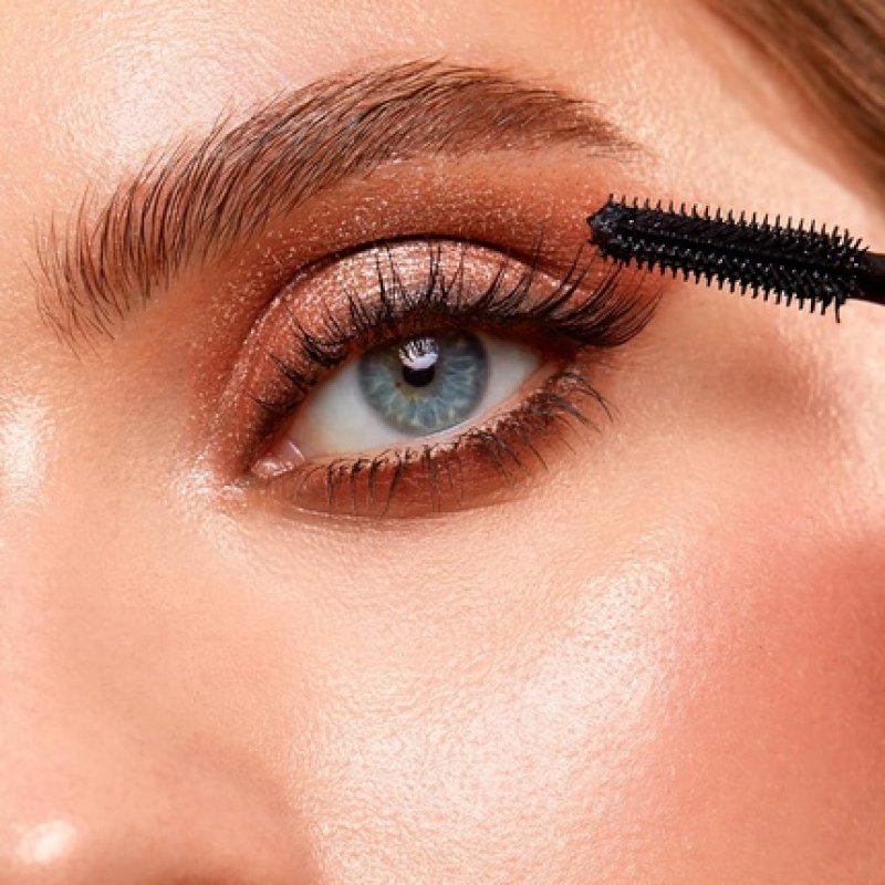 Diva Make Up Set by Evagarden for Women - 2 Piece 0.28 Oz Staylong Mascara