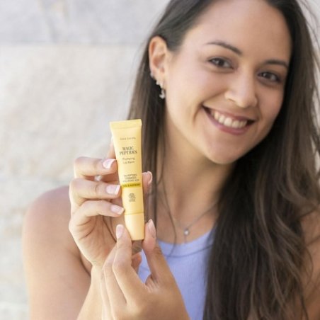 Lip Balm 3-in-1 Volume Effect Shine Effect with Peptides and Ceramides