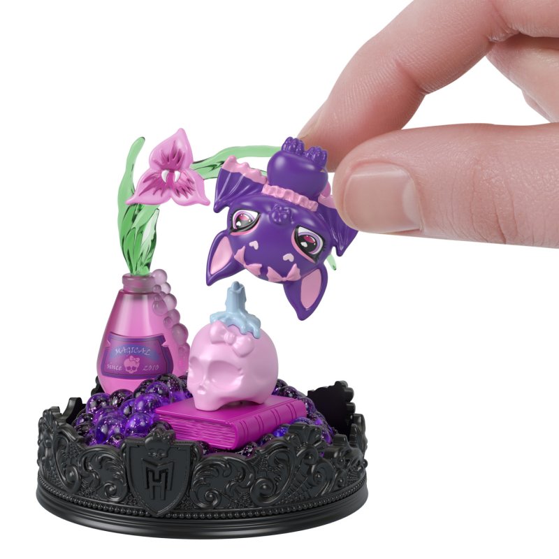 Monster High - Monster Pet Keychains Assorted (JBF19)