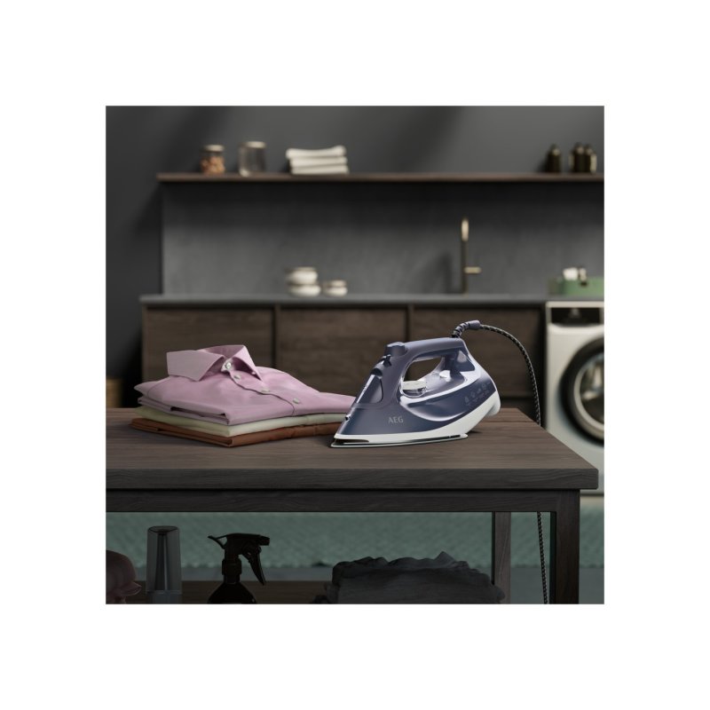 AEG SI6-1-2MN Steam iron Ceramic soleplate 2400 W Blue, Navy