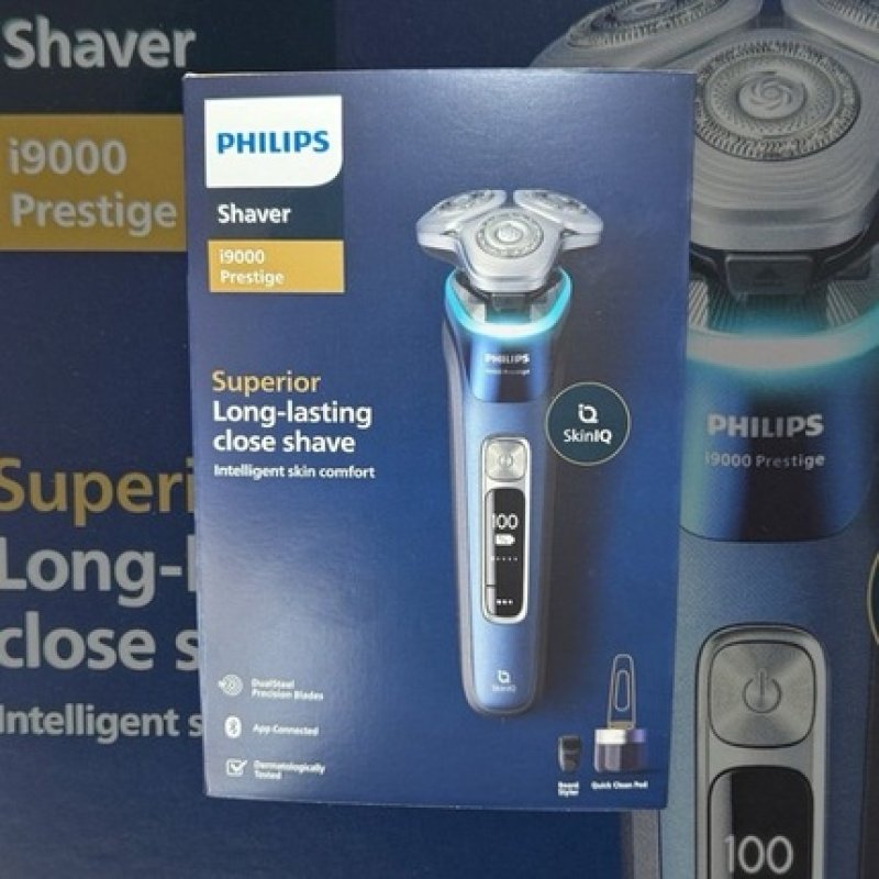 Philips Series I9000 Prestige XP9201/30 Mystic Aqua Electric Shaver with Skiniq