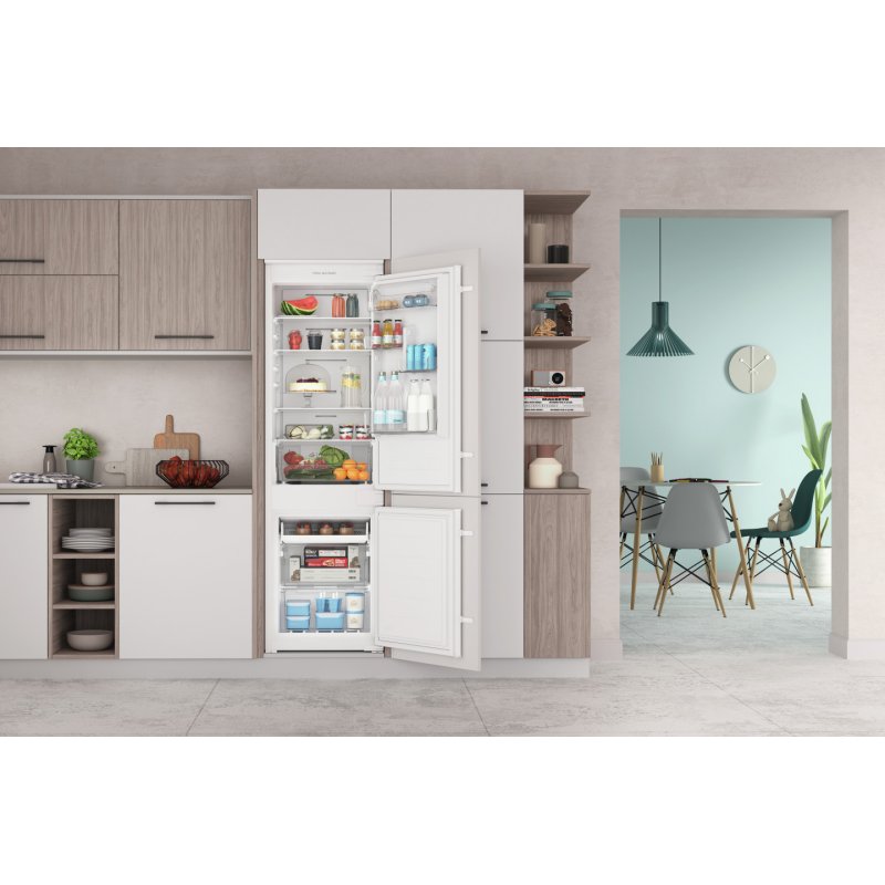Indesit INC18 T112 Built-in 250 L E White