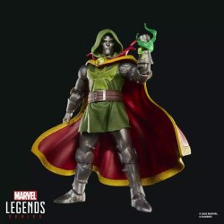 MARVEL - Emperor Doom - Figurine Legends Series 15cm