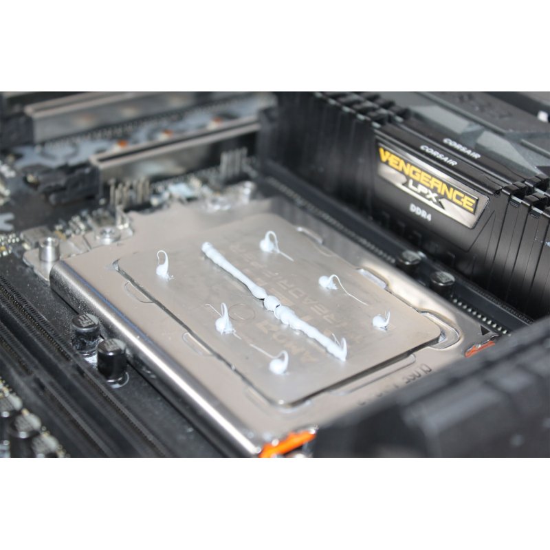 THERMAL HERO QUANTUM Wärmeleitpaste 50g Gun Applicator