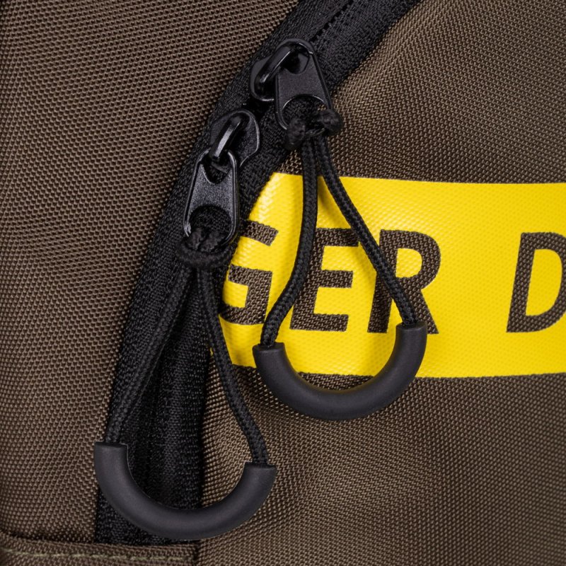 Rivacase Erebus 39,6 cm (15.6") Sac à dos Kaki, Jaune