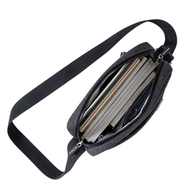 Rivacase 8811 27.9 cm (11") Messenger case Black
