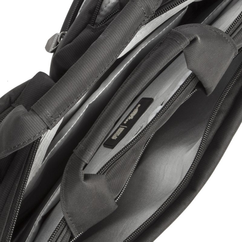 Rivacase 8530 40.6 cm (16") Briefcase Black