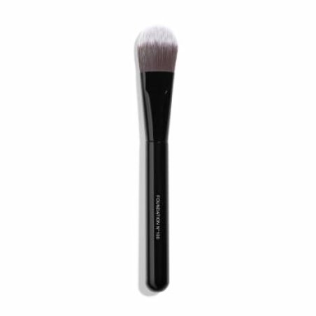 Chanel Les Pinceaux Foundation Brush N°100