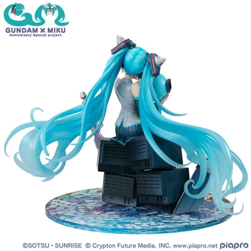 GUNDAM X HATSUNE MIKU - 45ème Anniversaire - Statuette Lucrea 17cm