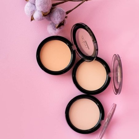 Aden Silky Matt Compact Powder 15g Soft Honey 03