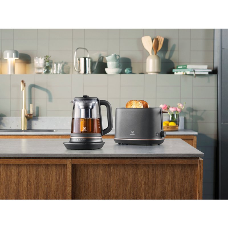 ELECTROLUX E7GK1-8BP kettle