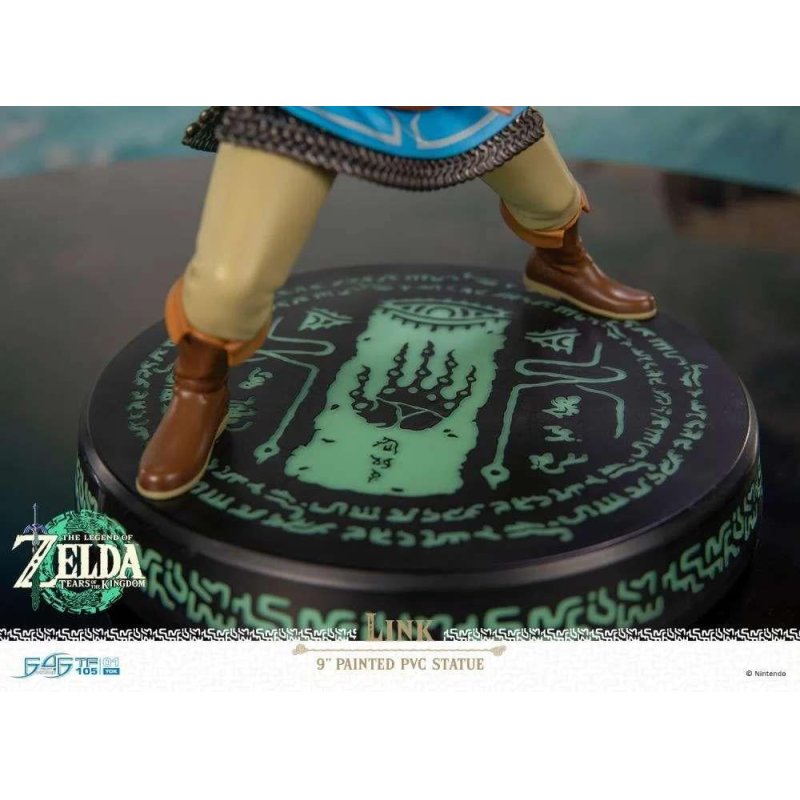 LEGEND OF ZELA TEARS OF THE KINGDOM - Link - Statuette 18cm