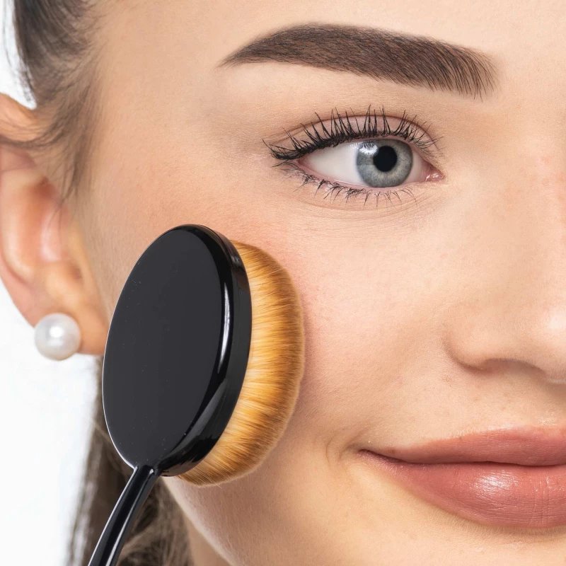 Artdeco Large Oval Brush - Ideal For Foundation Application